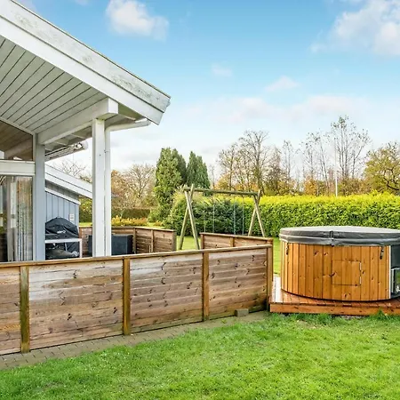 4 Bedroom Pet Friendly In Sydals Holiday home